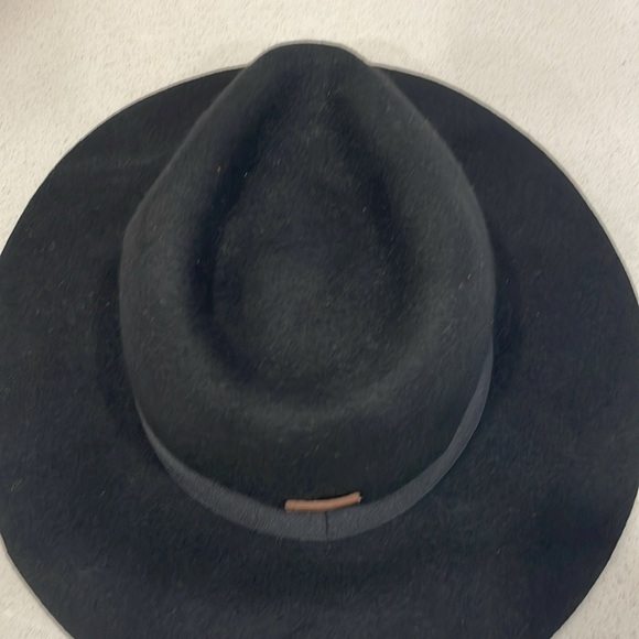 Roots  Black 100% Wool Hat - Picture 4 of 14